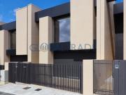 Moradia T3 Nova com Piscina Privada e Terraço em São...