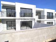 MORADIA T3, NOVA, CONTEMPORÂNEA, PERTO DA PRAIA,...