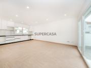 Moradia T3 / Nova / Suite com Closet / Jardim / Estação