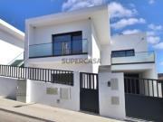 Moradia T3 NOVA Torres Vedras 2 minutos da Auto estrada