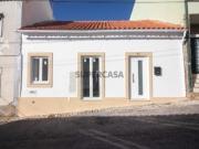 Moradia T3 Olhalvo com logradouro e terraço
