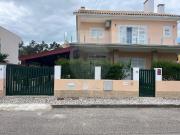 Moradia T3 para arrendar em Almada