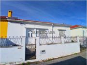 Moradia T3 para Remodelar no Coração da Serafina...