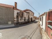 Moradia T3 para restaurar em Maceda