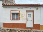 Moradia T3 sem degraus com quintal em Baleizão, Beja