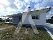 Moradia T3 sita em Bidoeira de Cima, Leiria