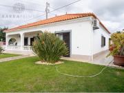 Moradia T3 térrea com piscina