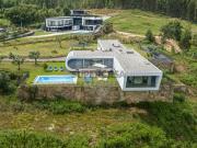 Moradia T3 térrea isolada e com piscina em Celorico de Basto