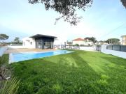 Moradia T3 térrea lote de 725m2 piscina jardim Sesimbra