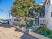 Moradia T3 única no centro de Lagoa