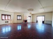 Moradia T4+1 com garagem e logradouro | Centro da...