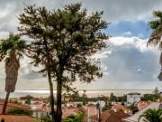 Moradia T4+1 com jardim e garagem, no Estoril, Cascais