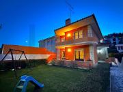 Moradia T4+1 com jardim e garagem para 3 carros na Av....