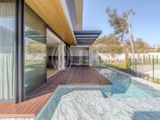 Moradia T4+1 com piscina, jardim, condomínio em Cascais