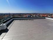 Moradia T4+1 com piscina, terraços e vista panorâmica,...