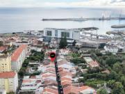 Moradia T4+1 com Quintal e Localização Premium junto às...