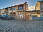 Moradia T4+1 de 3 frentes com alpendre, anexos e garagem...