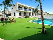 Moradia T4+1 em Banda – Nova Piscina e Garagem Palhais