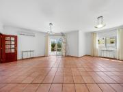 Moradia T4+1 independente à venda em Portimão