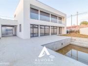 MORADIA T4+1 COM PISCINA E JARDIM EM ANTA, ESPINHO