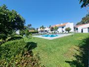 Moradia T4+2 com piscina e jardim Em Corroios