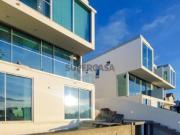 Moradia T4+2, Nova, no Monte Estoril, com elevador e...