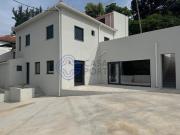 Moradia T4 + 1 Nova de duas suítes com enorme terraço e...