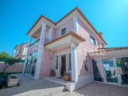 MORADIA T4 3 SUITES NO CORAÇÃO DA ALDEIA DE JUZO