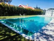 Moradia T4 c/ garagem, c/ área bruta de 473m2,...
