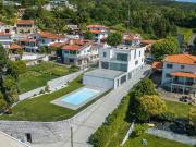 Moradia T4 à venda em Guimarães