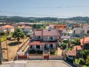 Moradia T4 à venda em Felgueiras
