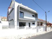 Moradia T4 à venda em Odivelas