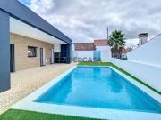 Moradia T4 Azeitão Térrea com Piscina e Garagem Privada