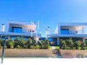 Moradia T4 c/ garagem, c/ área bruta de 473m2,...