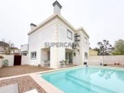 Moradia T4 c/ Piscina, Garagem e Cave, na Urbanização...