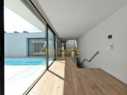 Moradia T4 | C/ Piscina | Nova | Praia Madalena | Vila...