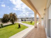 Moradia T4 com 280 m2, inserida em terreno com 2500 m2...