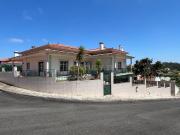 Moradia T4, com espaço exterior e garagem para quatro...