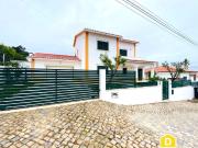 Moradia T4 com garagem e jardim Salir do Porto, Costa da...