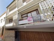 Moradia T4 com garagem e logradouro Para renovar na...