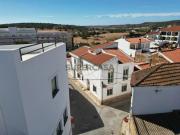 Moradia T4, com garagem, em Odiáxere, Lagos