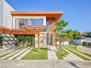Moradia T4 com jardim e piscina no condomínio Garden Cascais
