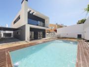 MORADIA T4 COM JARDIM E PISCINA NO ESTORIL