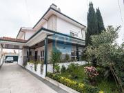 Moradia T4 com jardim e terrao em Nogueira