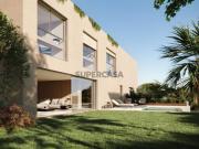 Moradia T3+1 com jardim, no Plátanos, em Cascais
