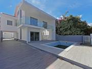 Moradia T4 com piscina