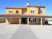 Moradia T4 com piscina, anexo e armazém 12.400m2 de...