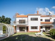 Moradia T4 com Piscina e 900m² de Terreno – Marisol,...