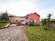 Moradia T4 com Piscina e Cativante Área Exterior