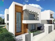 Moradia T4 com Piscina e Garagem em Quintinhas